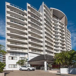 Resort Savannah, Broadbeach